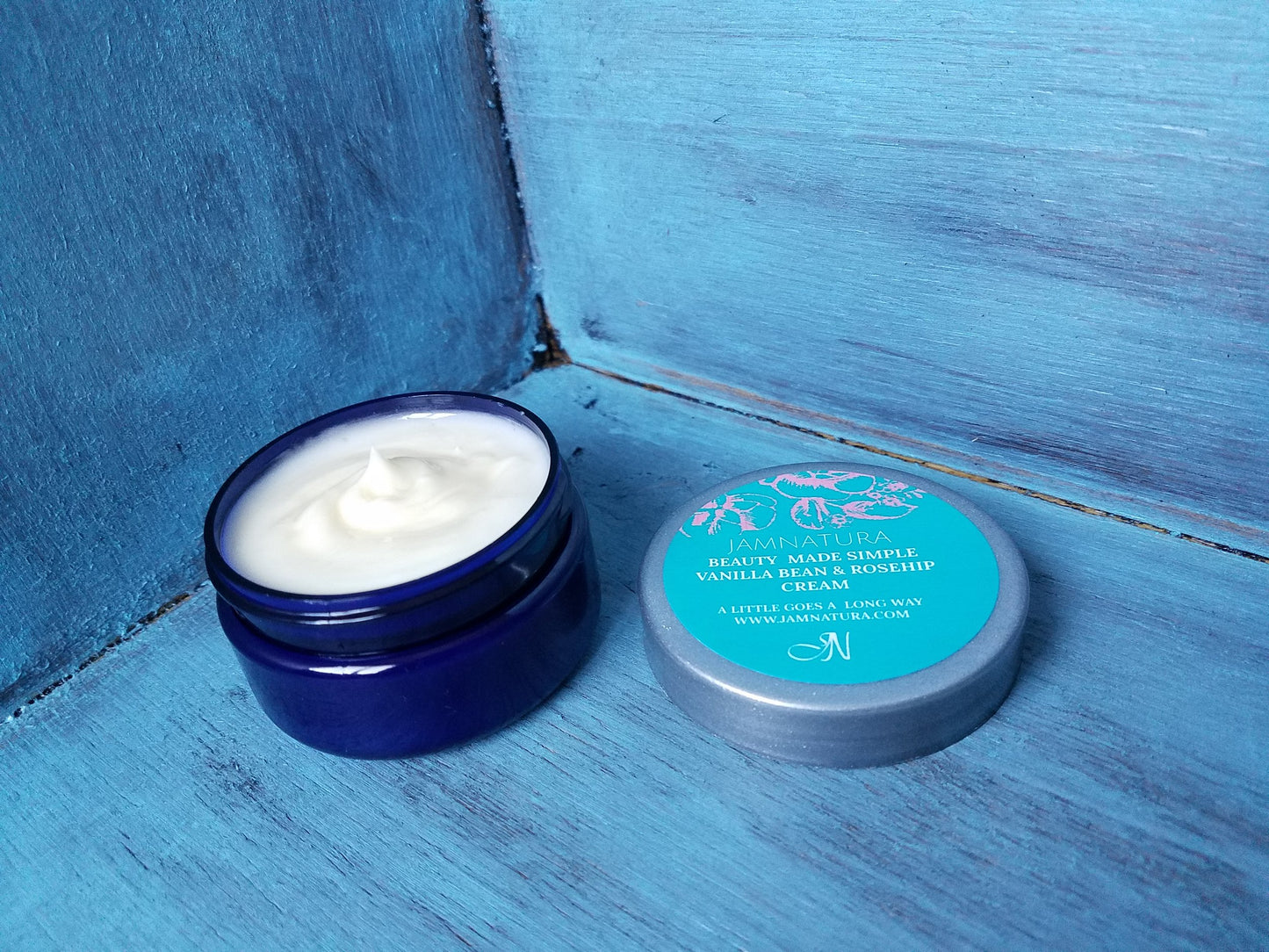 VANILLA BEAN AND ROSEHIP CREAM