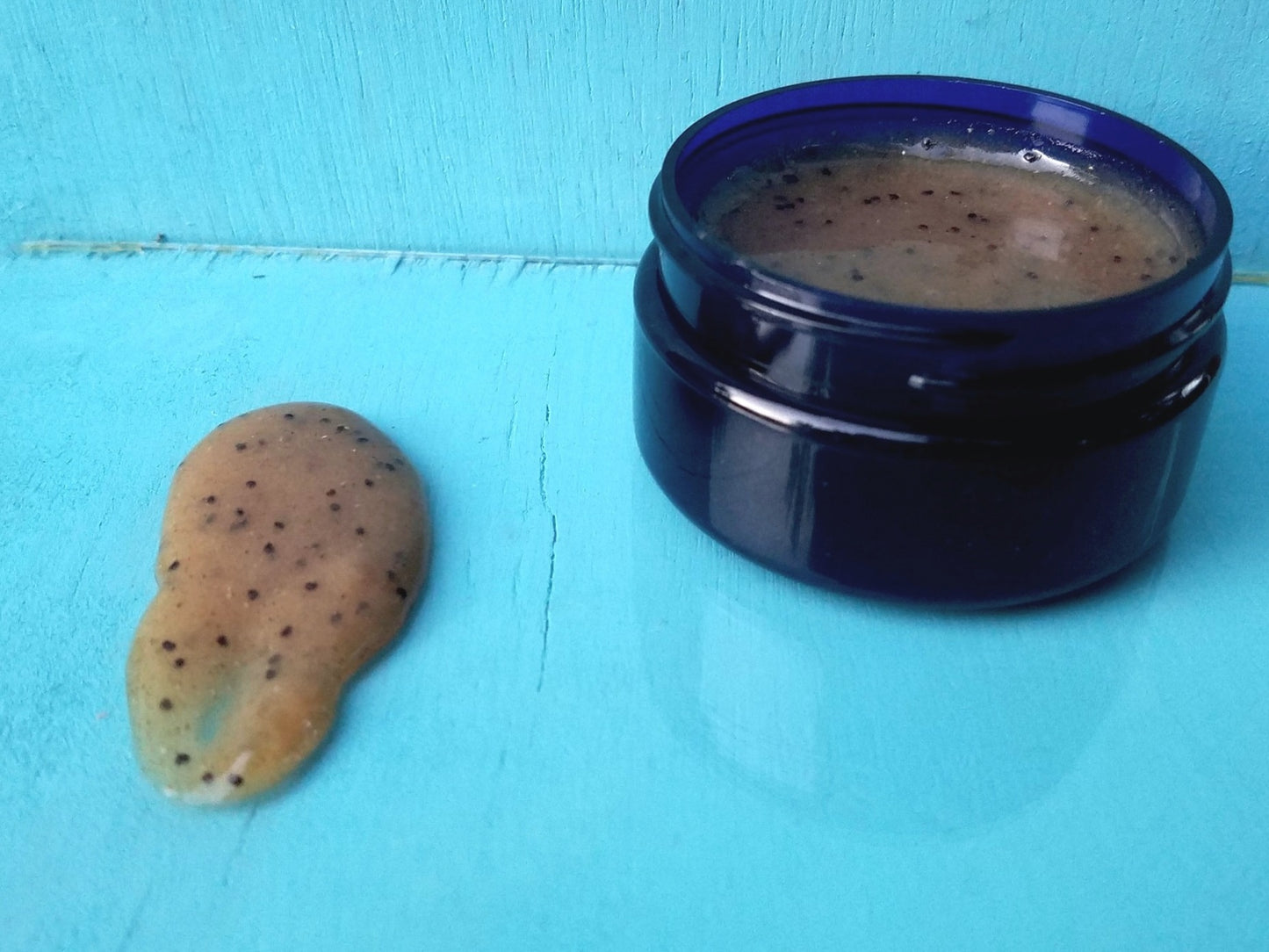 POMEGRANATE AND HEMP GEL FACE MASK