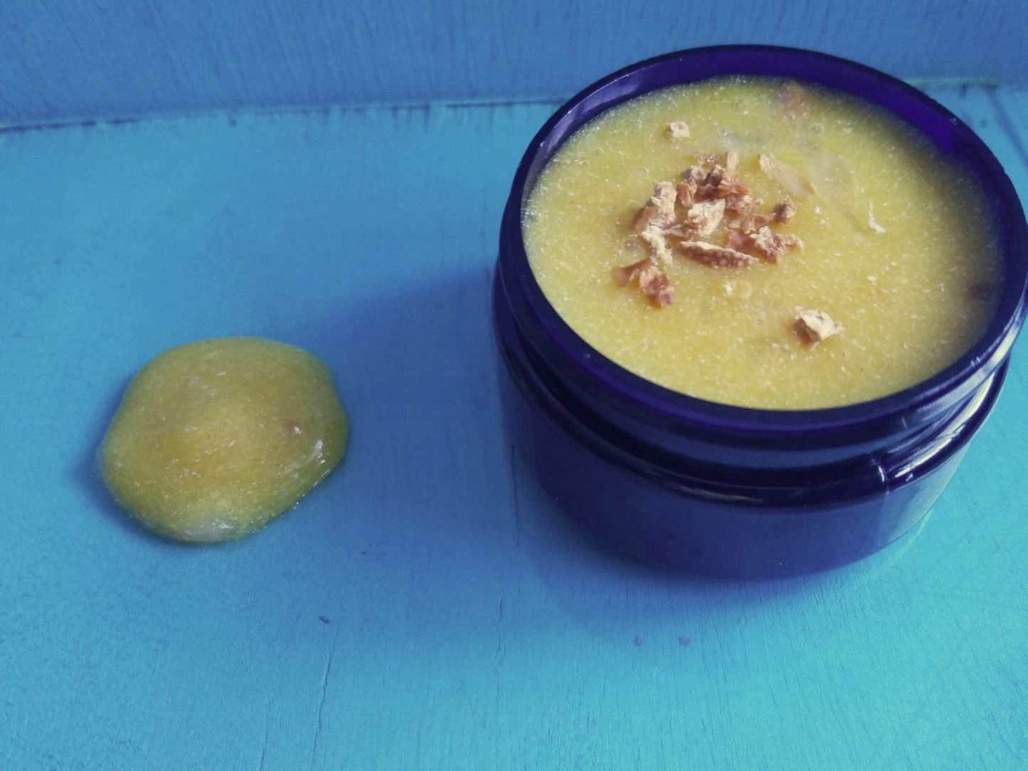 TURMERIC AND ROSE GEL FACE MASK