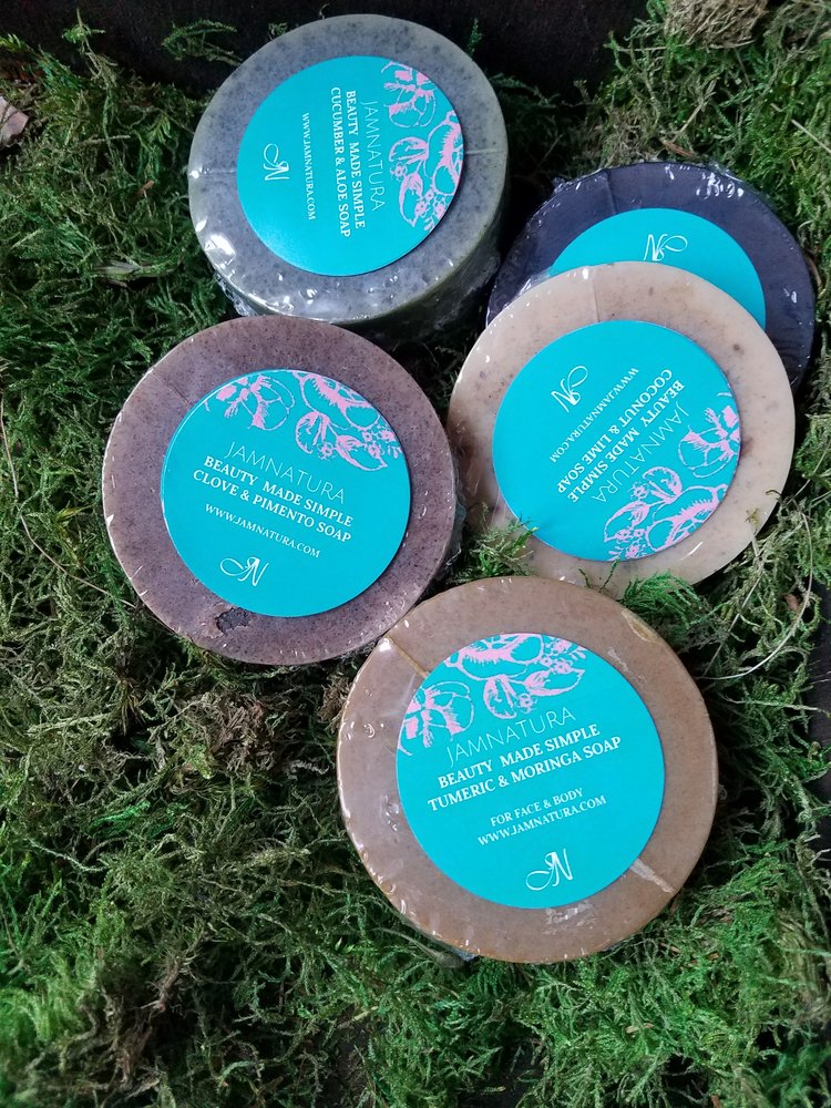 VANILLA AND ROSEHIP SOAP